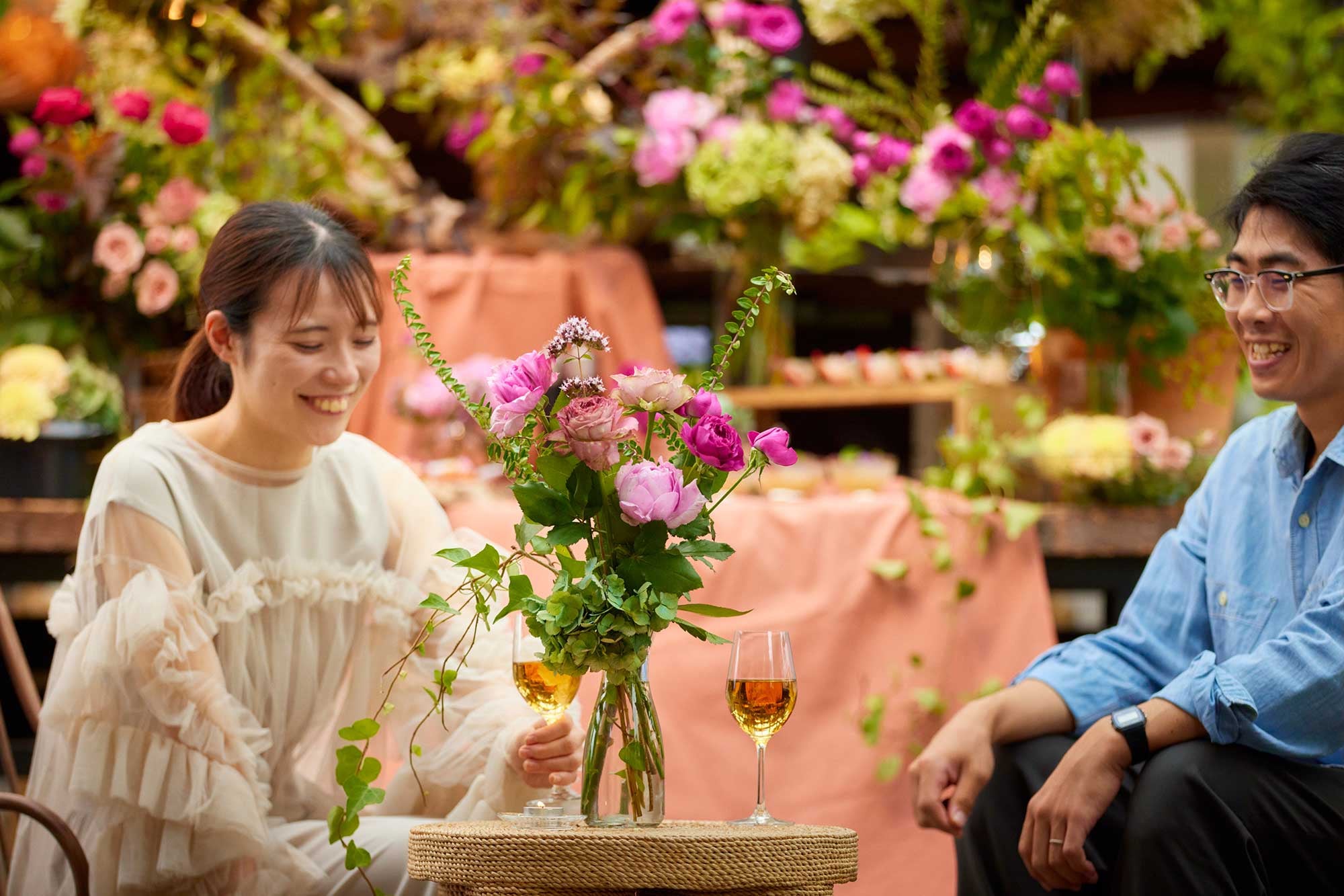 日本茨城花卉公園8,000株秋玫瑰綻放！月光寶石花園夜間點燈、限定玫瑰餐飲搶先看