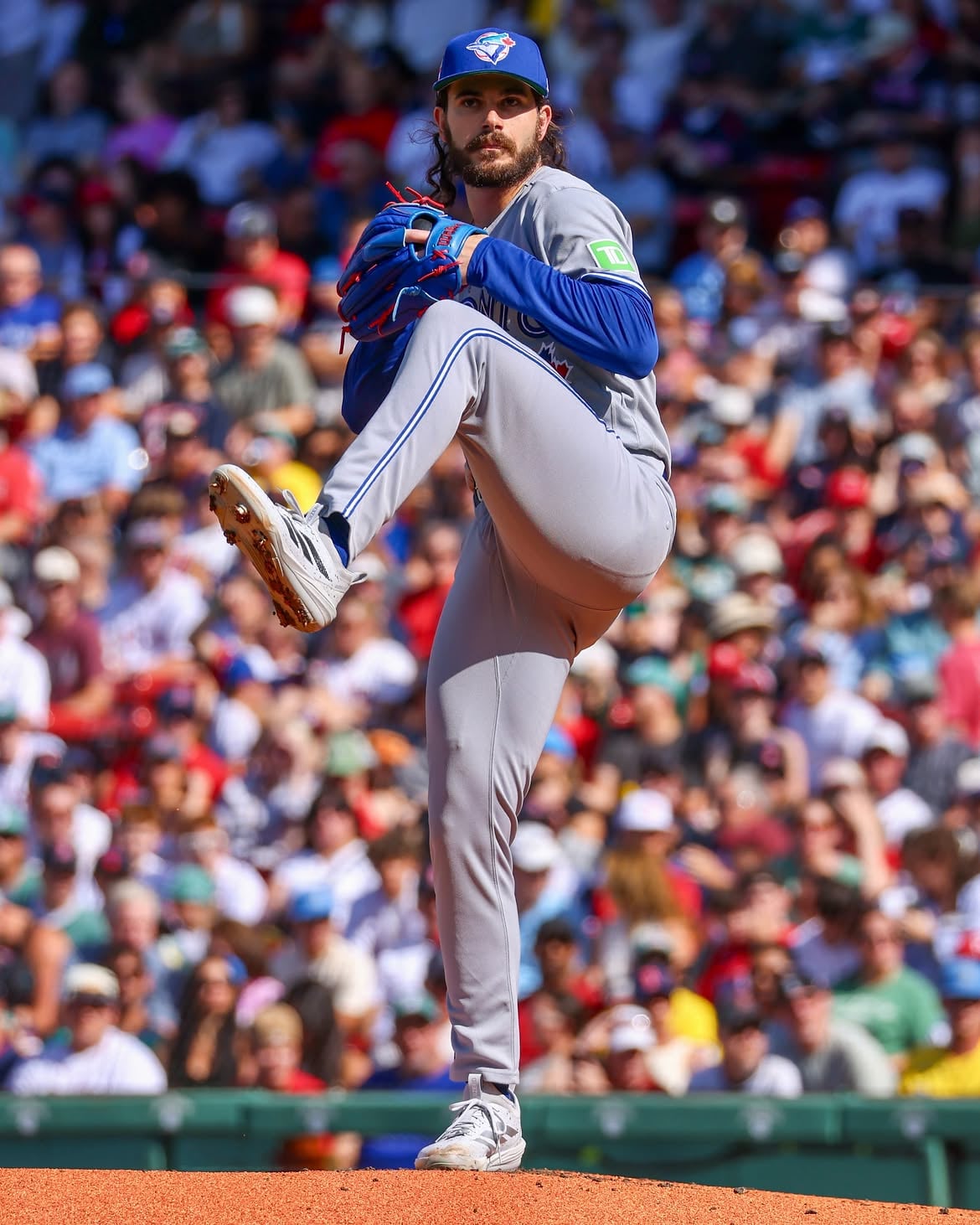 賽揚競爭生變!藍鳥王牌席斯 Dylan Cease 右肩發炎 本季恐提前關機