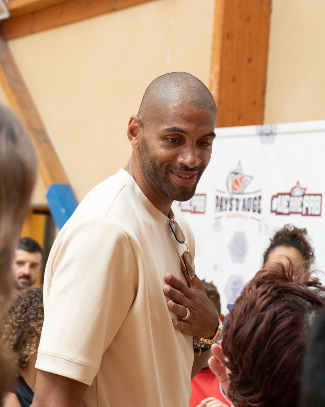 NBA/37歲法國名將尼古拉·巴頓退休!18年生涯落幕 兒子見證感人告別