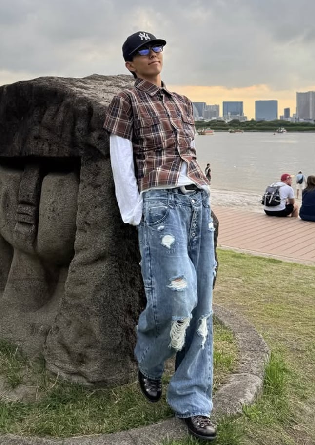 2026 男生入秋長短袖疊穿怎麼穿?布萊德彼特、Cortis 都在穿的 5 種疊穿公式!