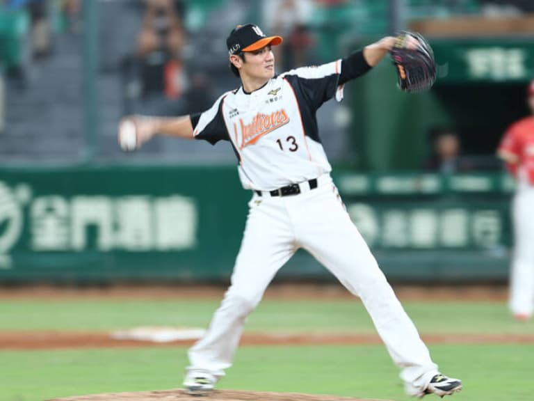 陳鏞基 Mayaw Ciru 引退隔天變身投手！初登板0.1局0失分 網嗨爆