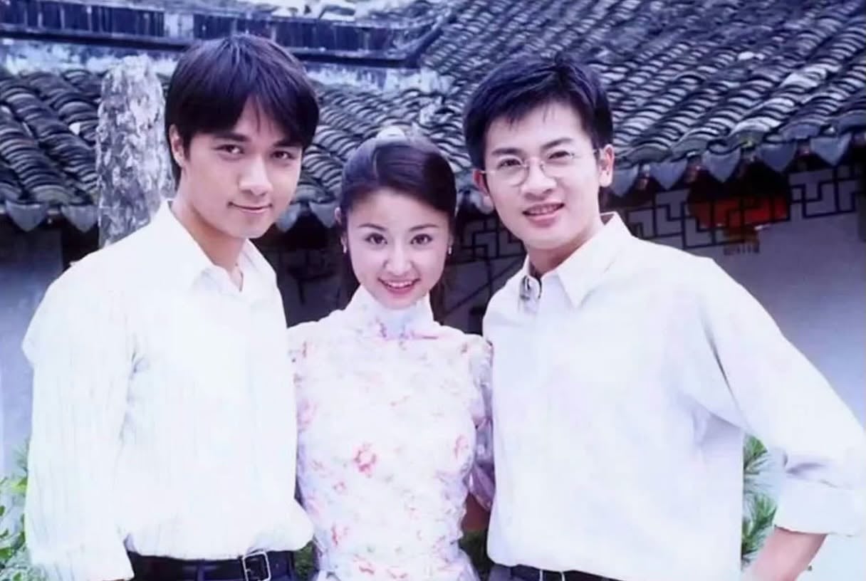 林心如、蘇有朋、古巨基隔 25 年同框掀回憶殺!粉絲狂喊:「根本沒變!」