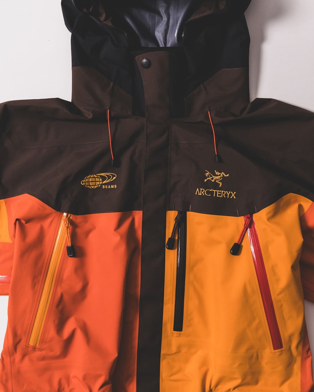 ARC'TERYX × BEAMS 合作 25 週年!「KOYO 紅葉」聯名系列 6 款單品 9 月 25 日全球登場!