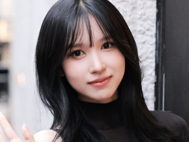TWICE Mina 身高 163 出席 Fendi 米蘭時裝週！絕美造型引網狂喊：「兩人請鎖死！」