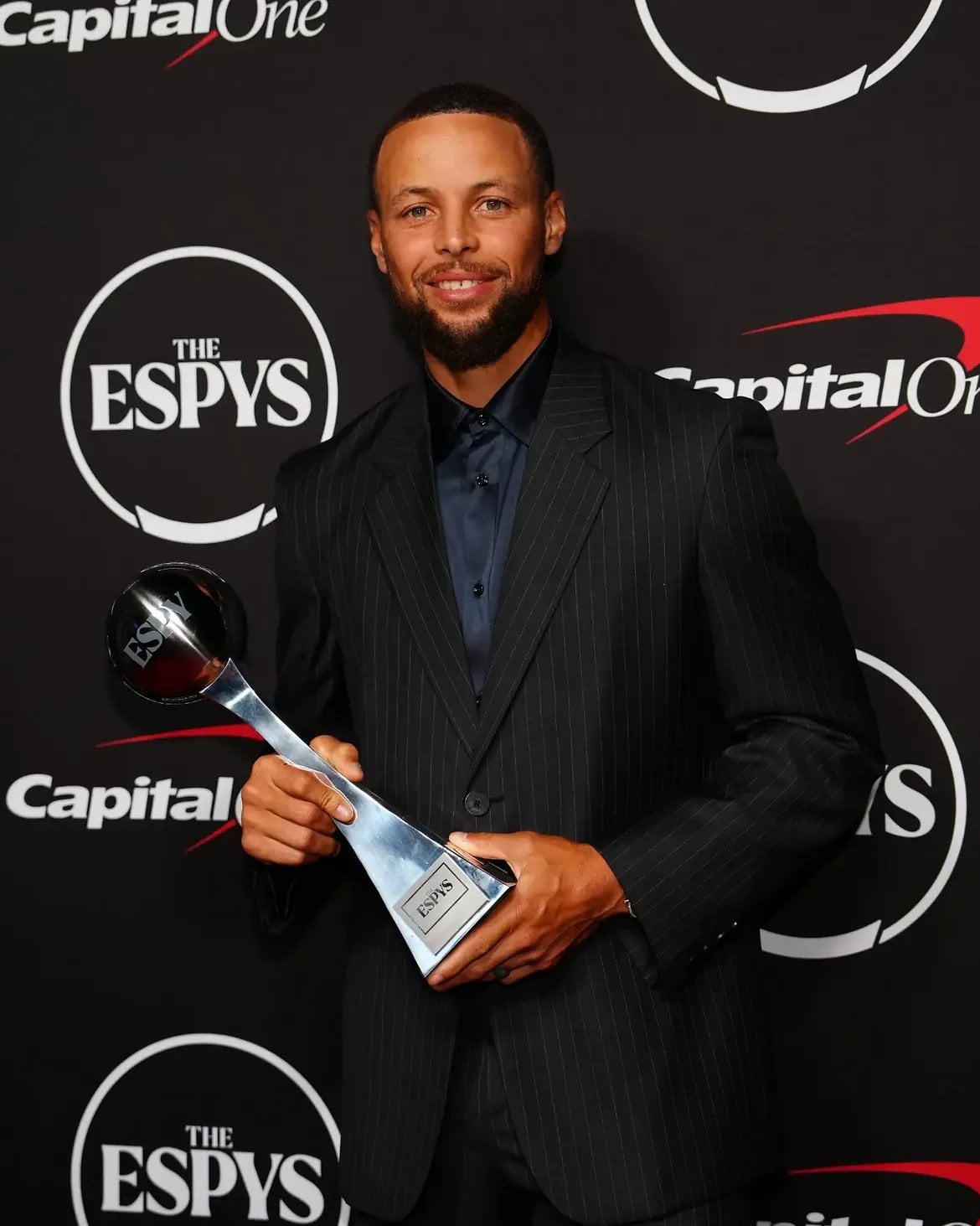 柯瑞 Stephen Curry 奪冠期間竟看不清楚！圓錐角膜曝光 總管一句話揪出病灶