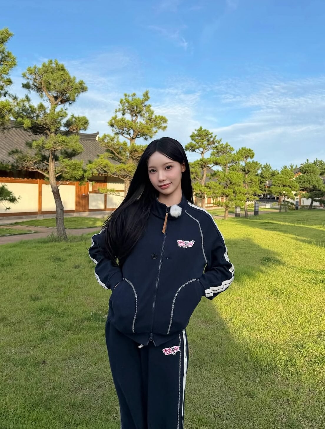 秋季髮色回歸黑!曹薇娟 Miyeon、Karina、中村一葉曬全黑髮型 4種捲度示範質感氣質美人