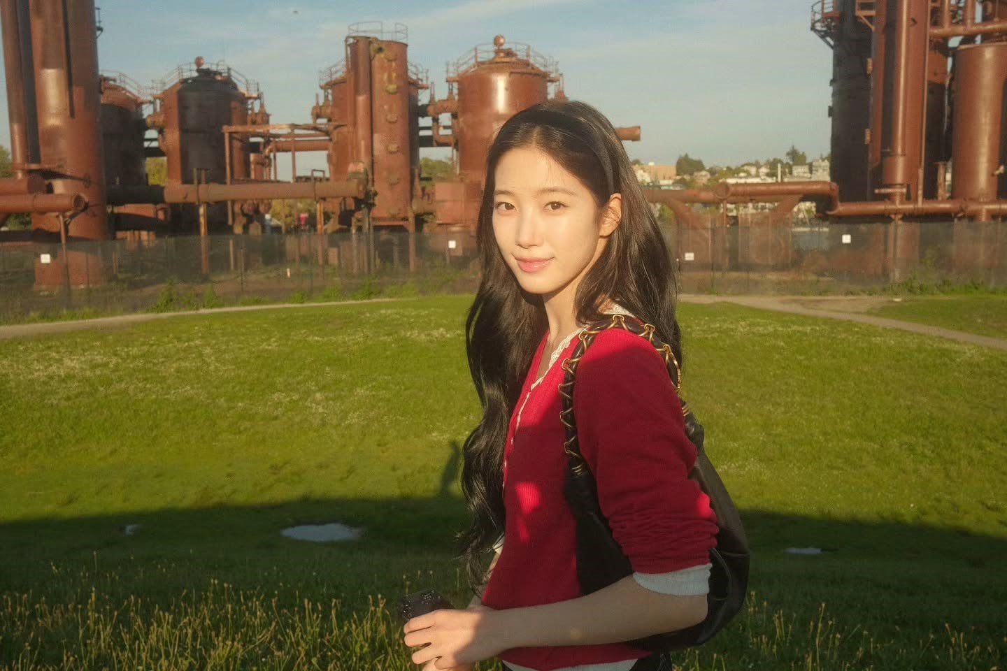 秋季髮色回歸黑!曹薇娟 Miyeon、Karina、中村一葉曬全黑髮型 4種捲度示範質感氣質美人