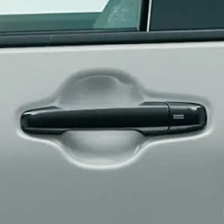 日本大發 Tanto 推出黑色特仕車!年輕夫妻、單身女性狂買,經銷商曝銷售秘辛