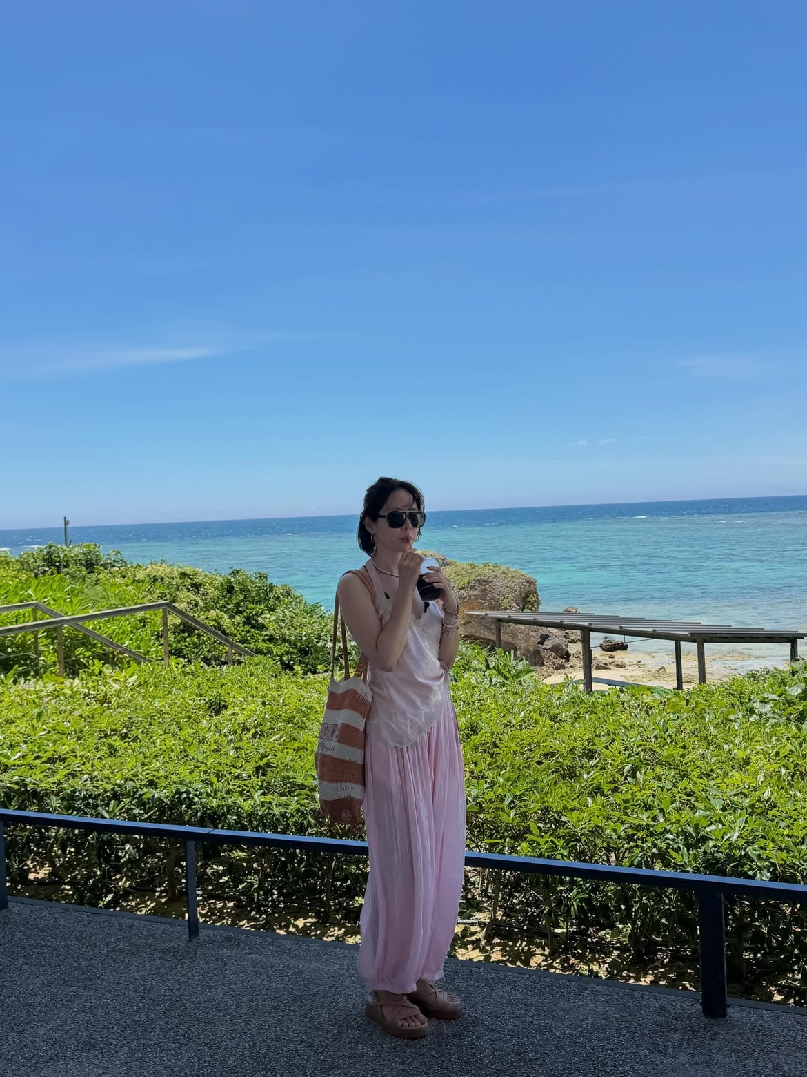 孫藝真 Son Ye-jin 睽違4年回歸韓劇《醜聞》!沖繩家族旅行曝真心話 藏老公玄彬臉原因曝光