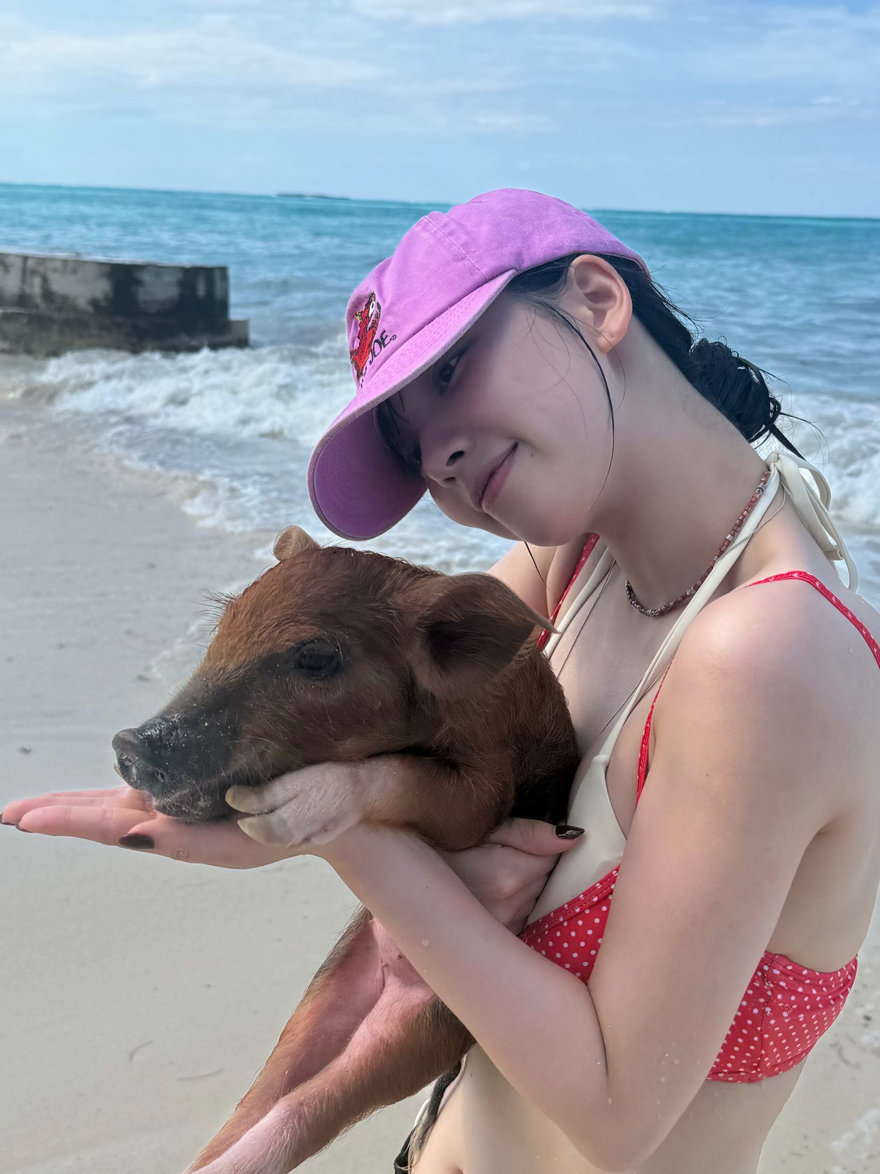 Karina 巴哈馬度假「比基尼+球褲」造型暈翻全網!Nike 球褲款式曝光「台灣也買得到」!