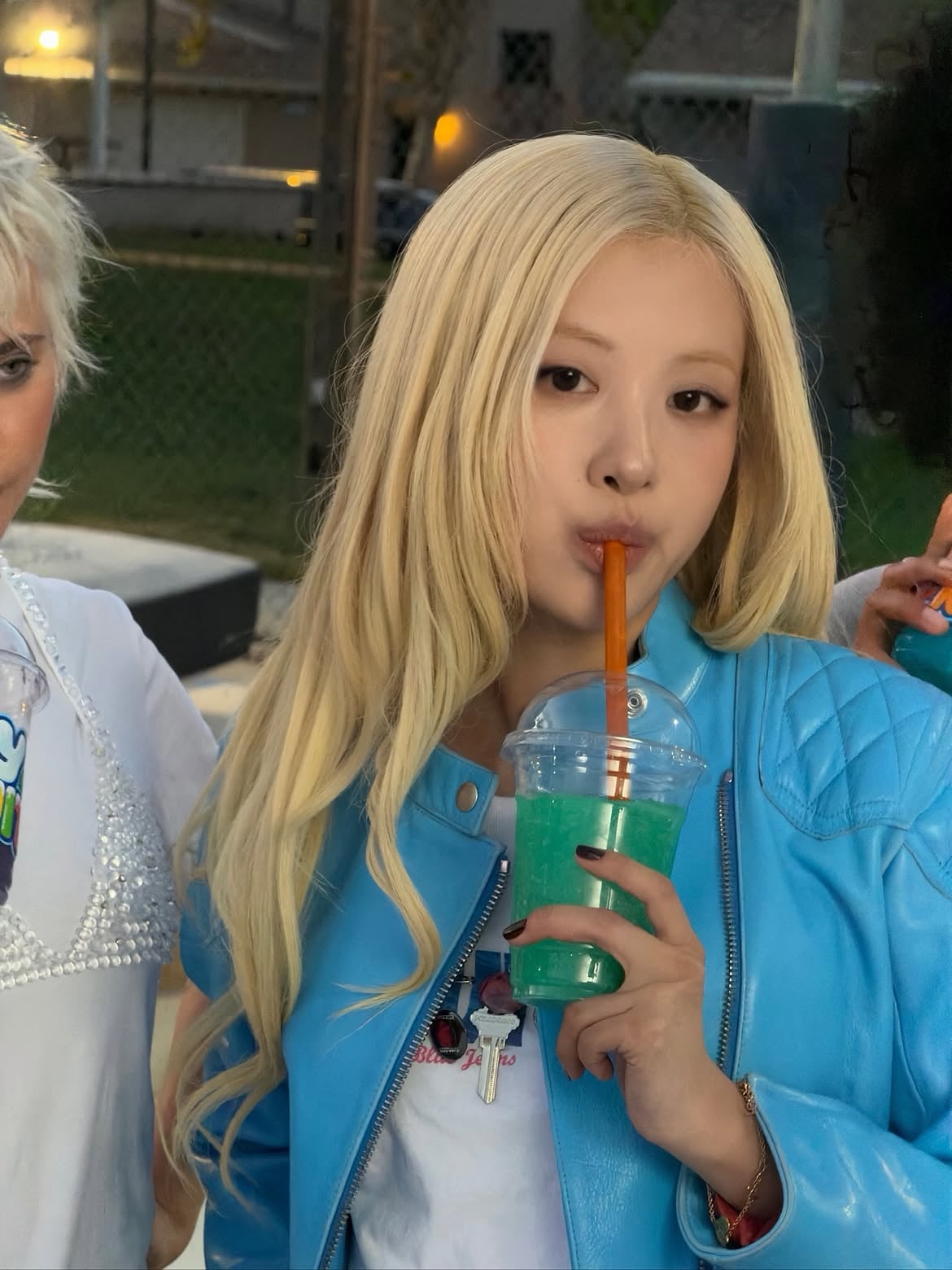 Rosé 帶動2026秋季暈霧裸唇!玫瑰米色、藕紫色、暈開技巧一次看
