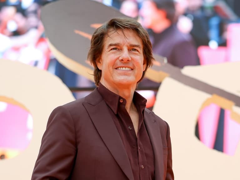 湯姆克魯斯 Tom Cruise 誤認員工情緒崩潰上前安慰！真相曝光笑翻網友！