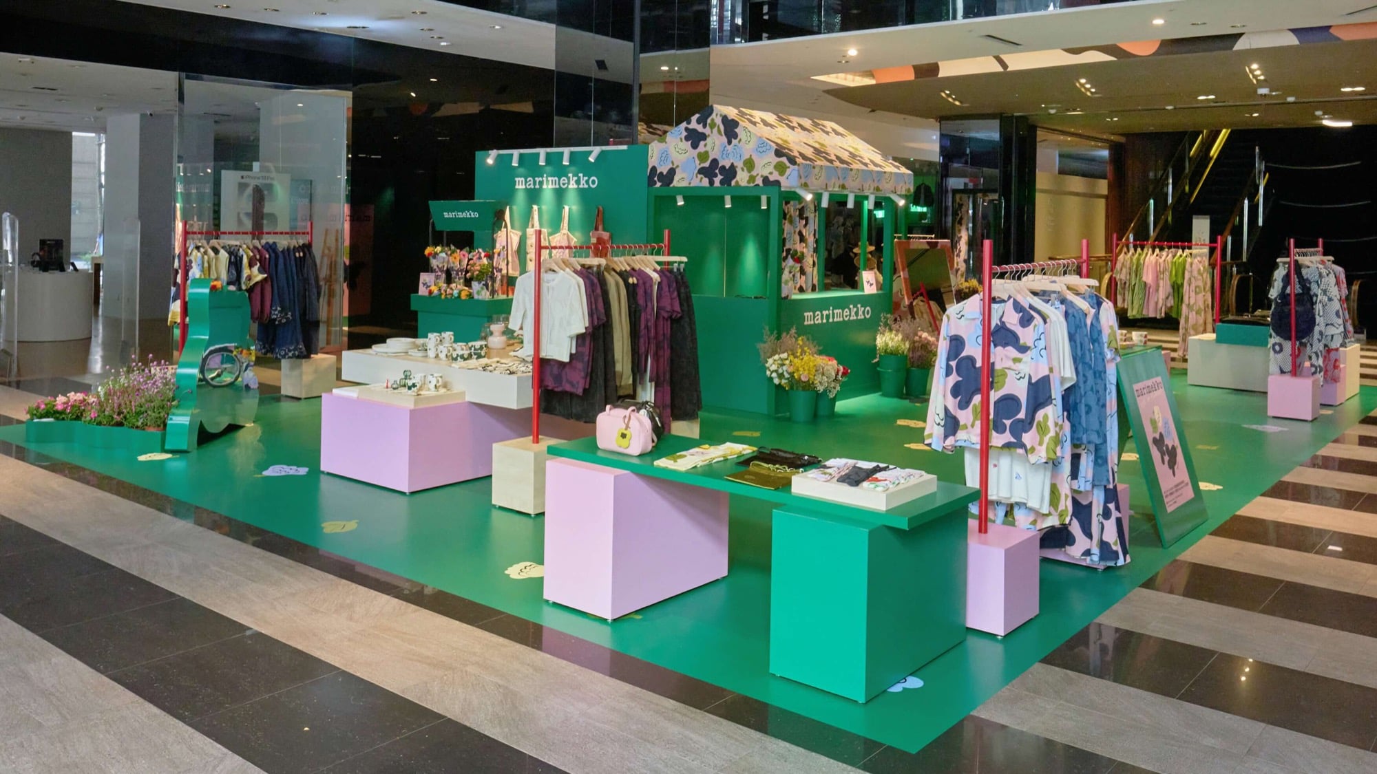 芬蘭設計師靈感爆發！Marimekko 推 Kukasta kukkaan 印花快閃店，打卡送限定花束、明信片免費拿！