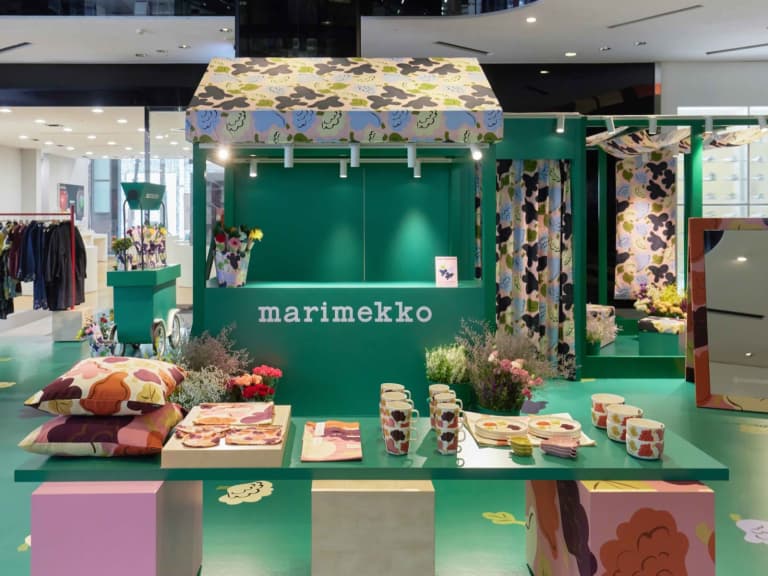 芬蘭設計師靈感爆發！Marimekko 推 Kukasta kukkaan 印花快閃店，打卡送限定花束、明信片免費拿！