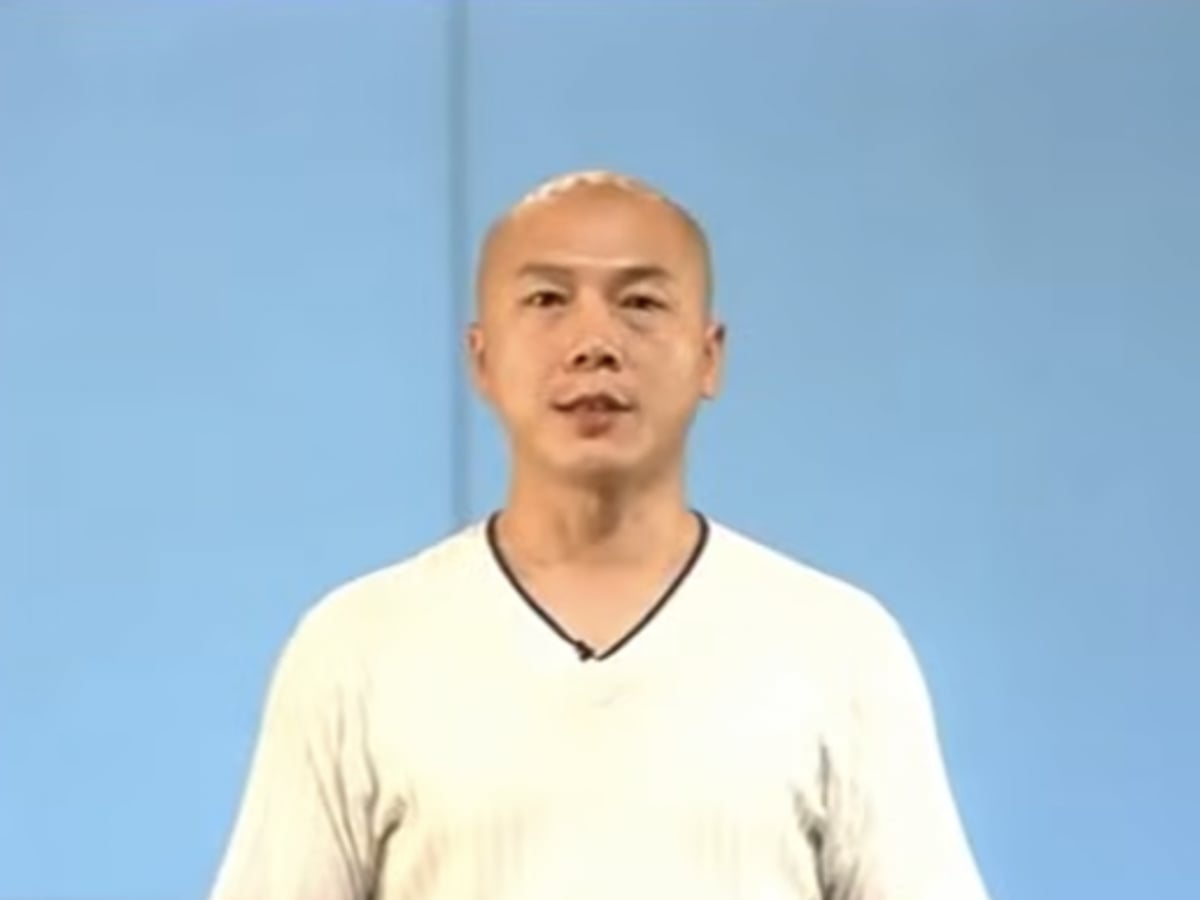 全網都在跳「閃身步」，Karencici、小鐘、陳念琴都跟上，最新爆紅迷因由來一次看！