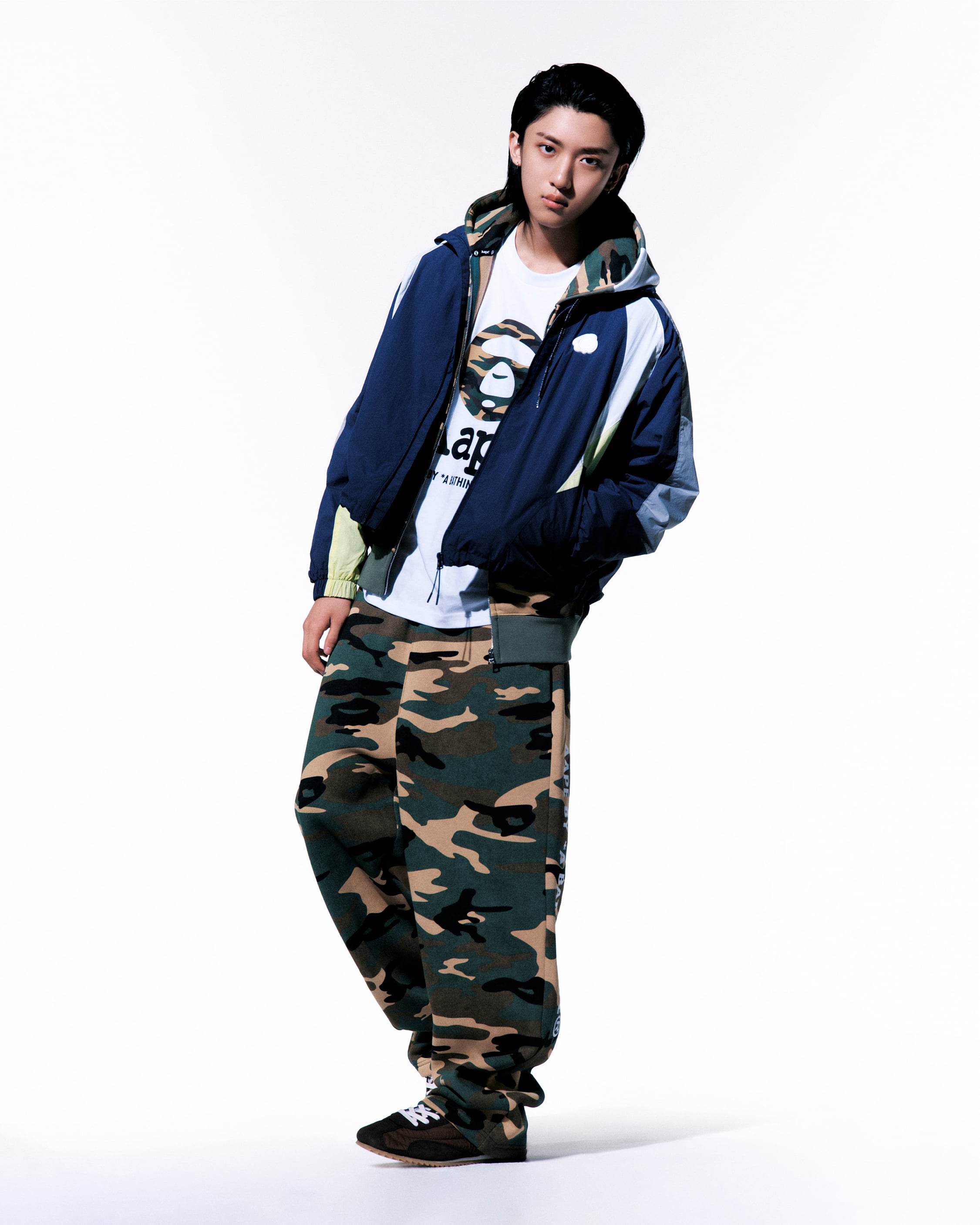 AAPE 聯手男團 LNGSHOT 推秋冬系列!粉藍、霧紫、迷彩 3 大配色,台灣販售據點同步公開!