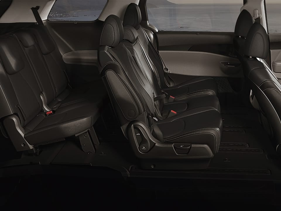 韓國起亞 Kia Carnival 高頂版試駕 611 公里!車頂加高 270 公釐、最多坐 9 人,二手行情卻跌 1.78%