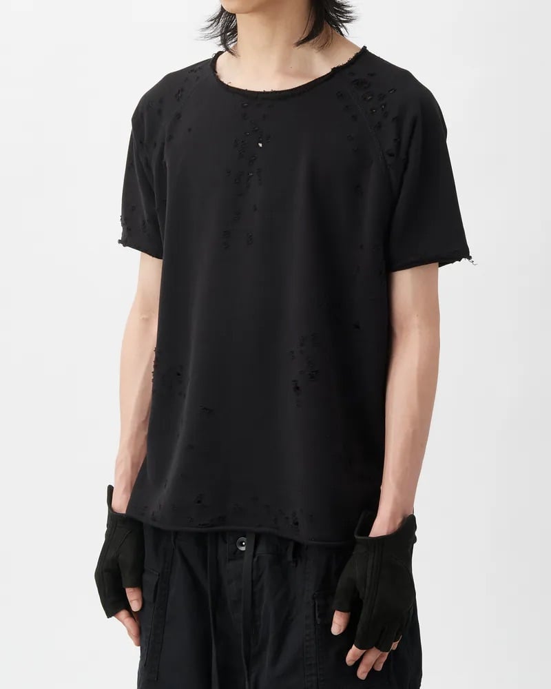 G-Dragon、許光漢都在穿!6 款「破洞 T-Shirt」盤點,衣服越破反而越貴?