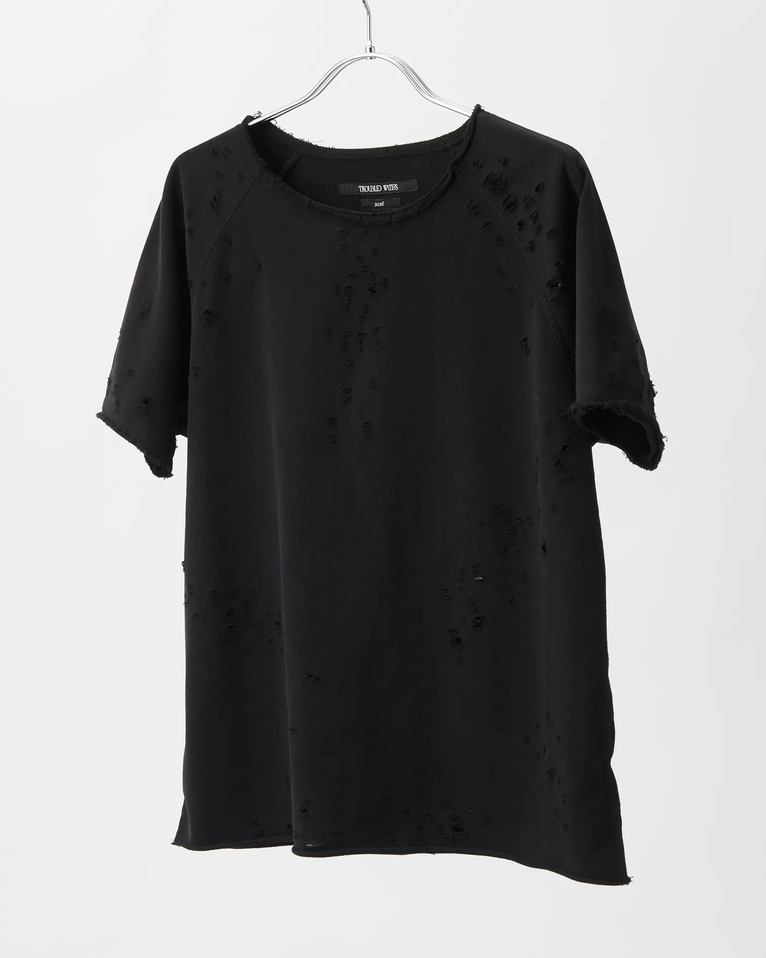 G-Dragon、許光漢都在穿!6 款「破洞 T-Shirt」盤點,衣服越破反而越貴?