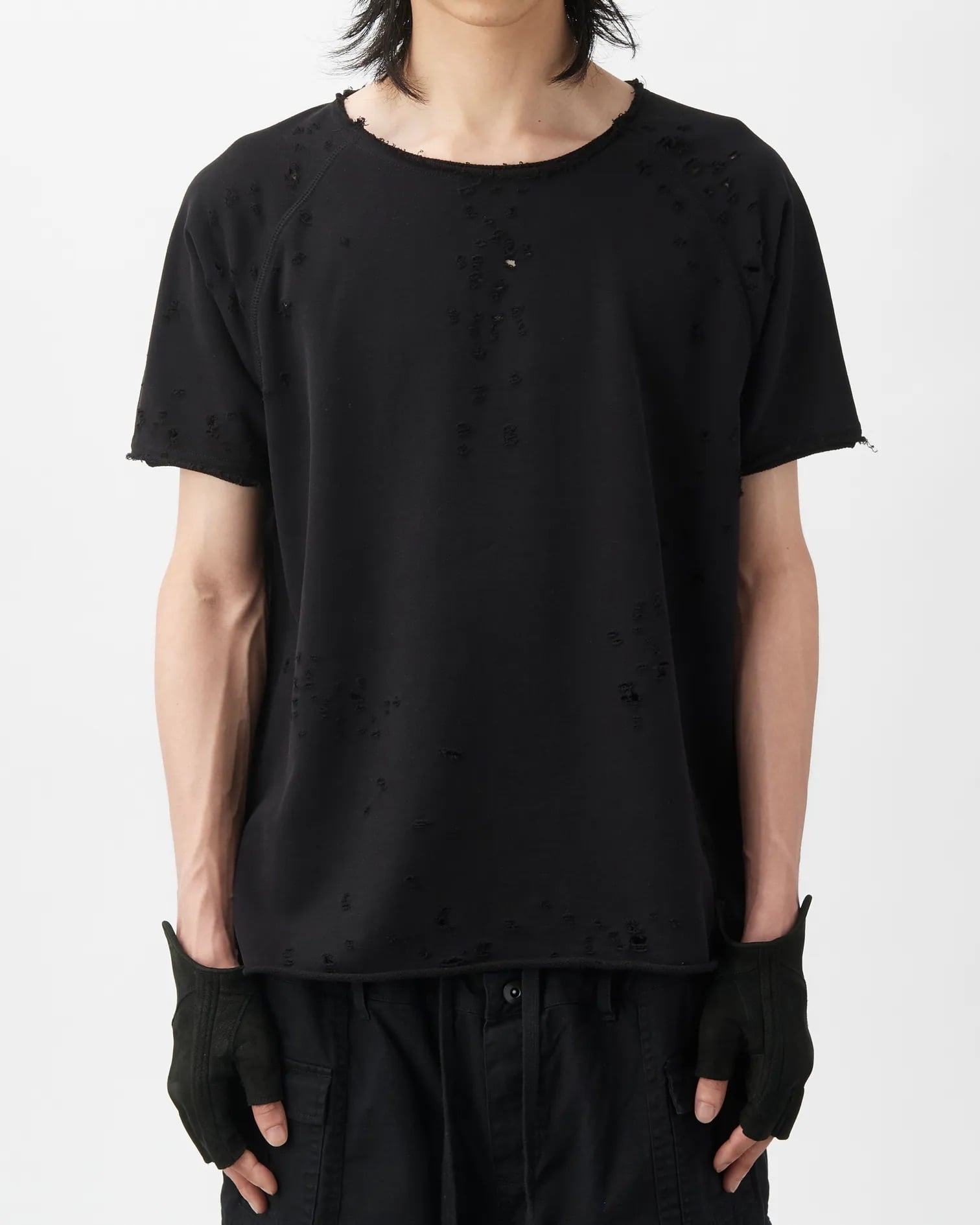 G-Dragon、許光漢都在穿!6 款「破洞 T-Shirt」盤點,衣服越破反而越貴?