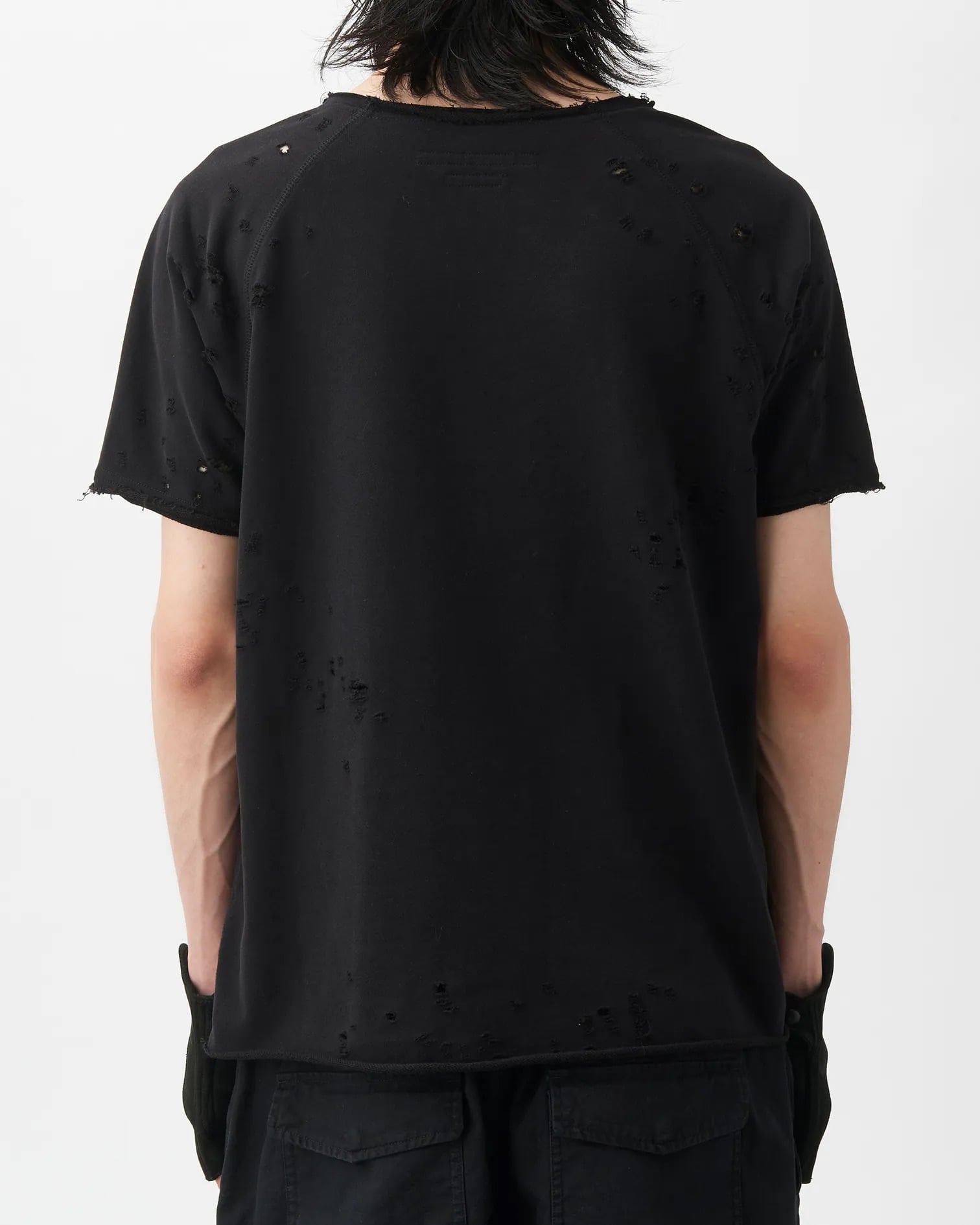 G-Dragon、許光漢都在穿!6 款「破洞 T-Shirt」盤點,衣服越破反而越貴?
