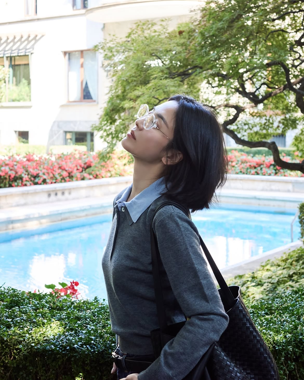 宋慧喬 Song Hye-kyo、紗夏米蘭時裝週私服曝光!Bottega Veneta 托特包、Prada 粉針織一次看
