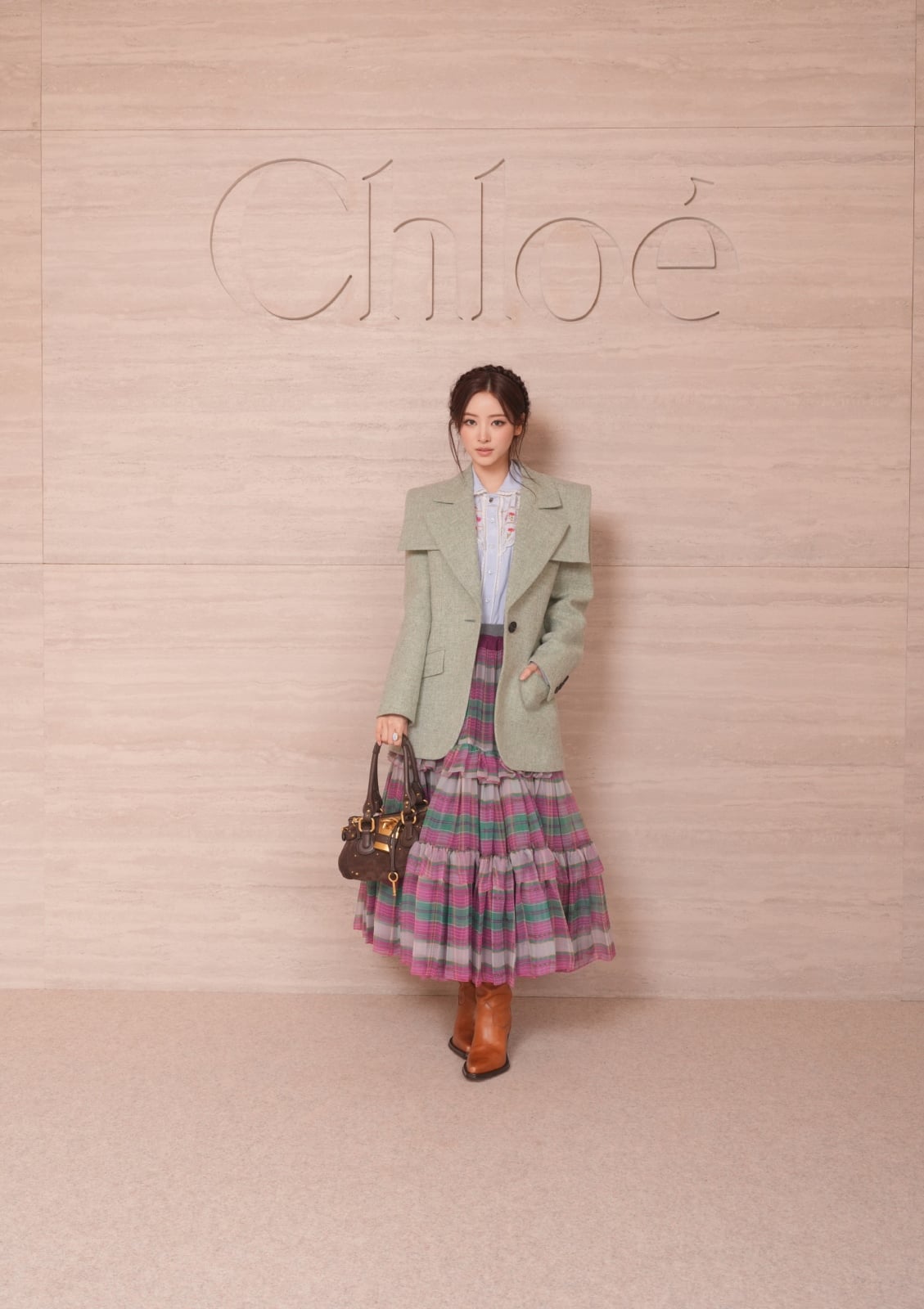 MEOVV Anna 田中杏奈身高 164 亮相 Chloé 巴黎時裝週大秀!絕美造型化身迪士尼公主!