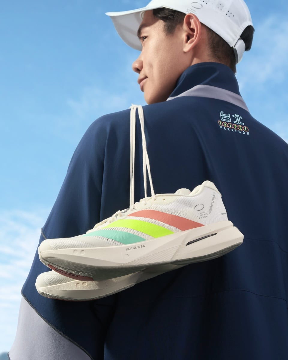 adidas 2026臺北馬拉松限定系列全新登場!ADIZERO BOSTON 13、限定服飾披上夜市霓虹新裝!
