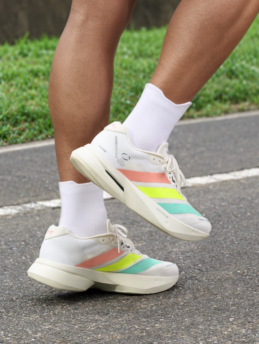 adidas 2026臺北馬拉松限定系列全新登場!ADIZERO BOSTON 13、限定服飾披上夜市霓虹新裝!