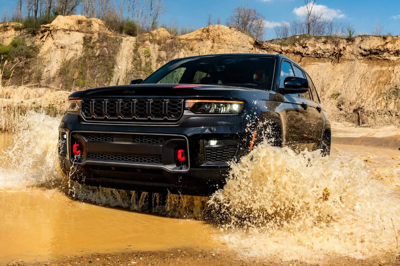 吉普 Jeep Cherokee Trailhawk 2027 年式登場!同級唯一可涉水 61 公分,越野規格全開!