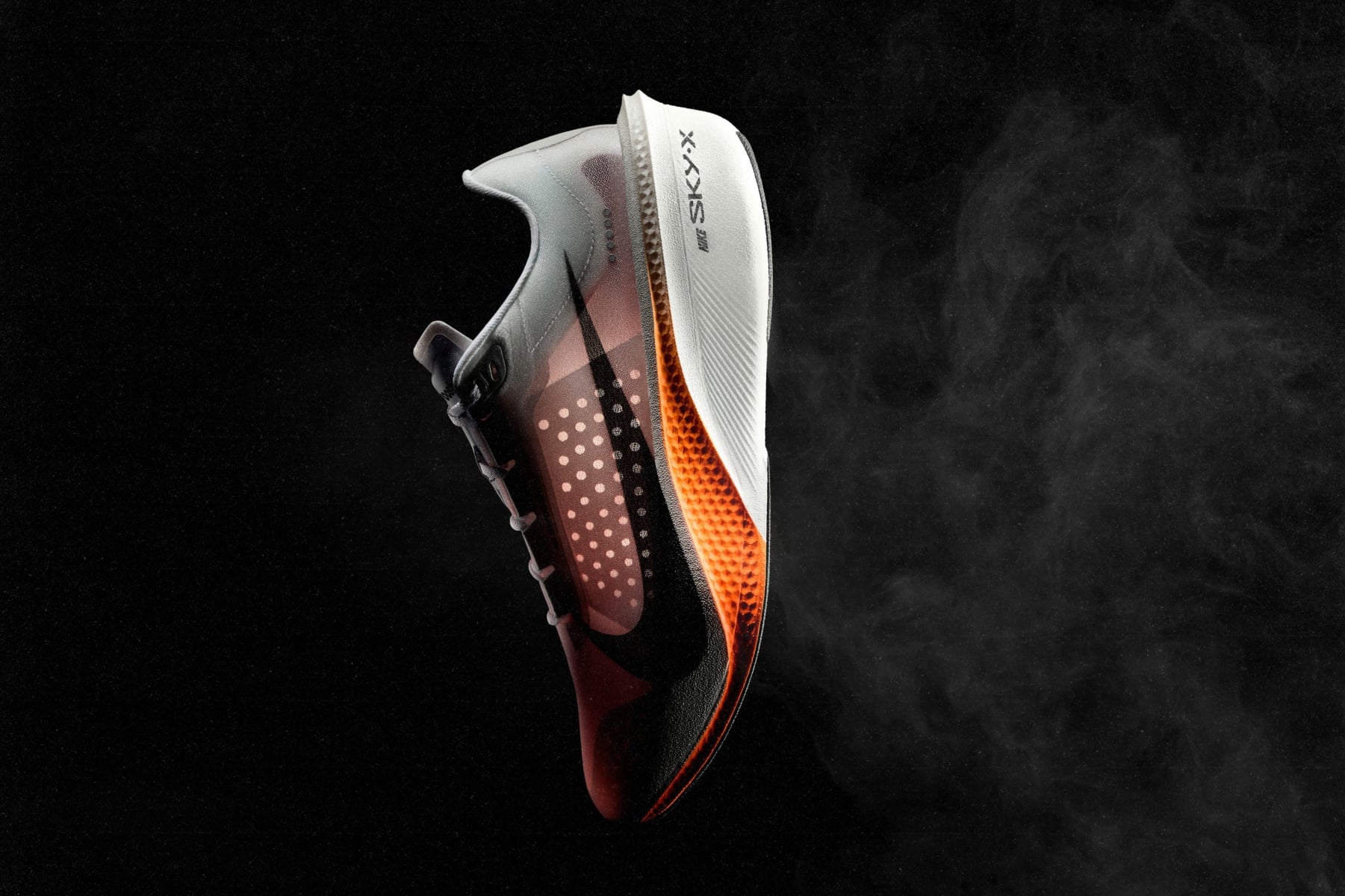 Nike 2026 全新馬拉松競速鞋系列登場!Apex、Alphafly 4、Swooshfly⋯如何挑選?