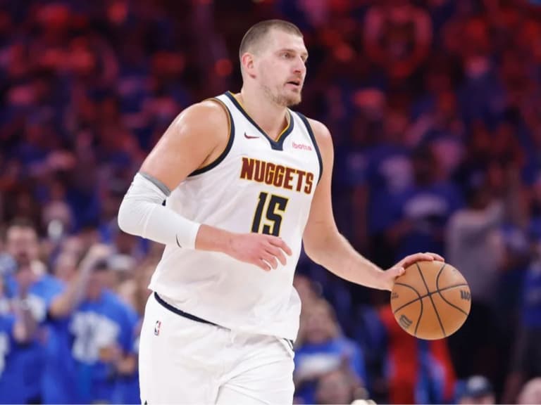 NBA／Nikola Jokic 熱身賽上演「神之背後傳球」！穿過 3 名防守者讓球迷瘋狂「到底什麼鬼！」