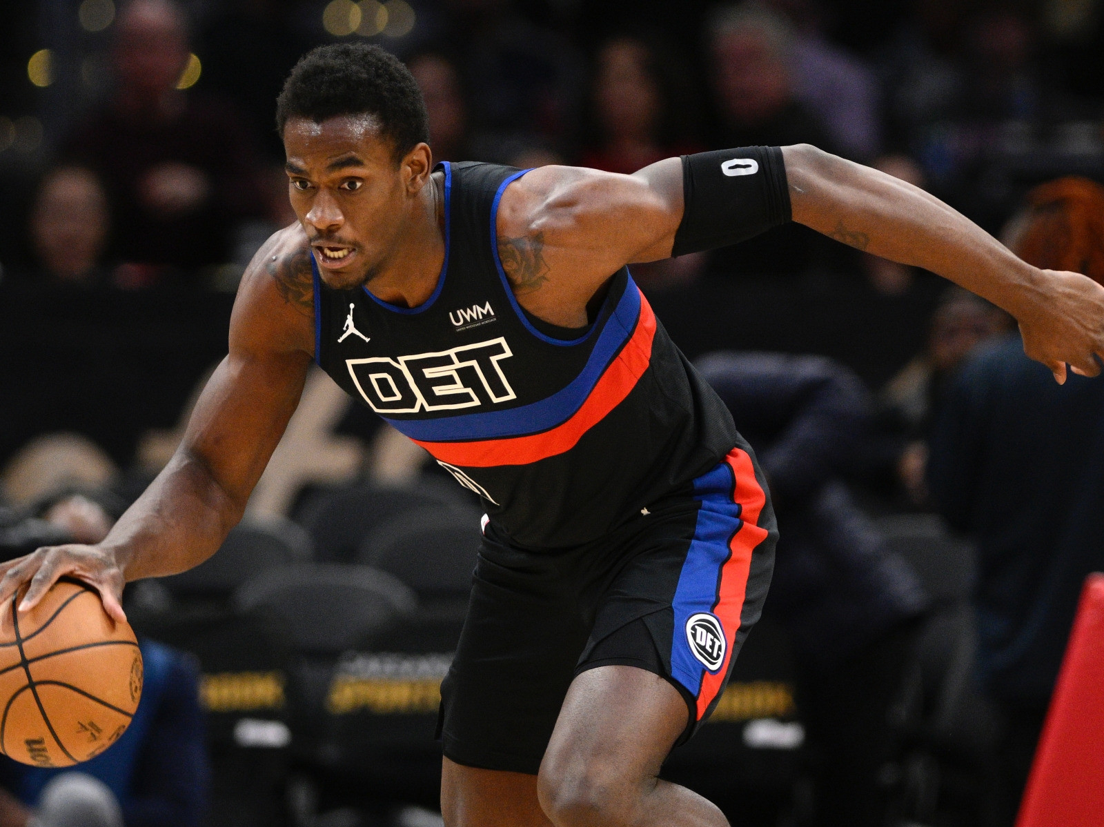 NBA／Jalen Duren 5 年 2 億美元續約定案！首度發聲喊「想一輩子待活塞」，引網友兩派論戰...