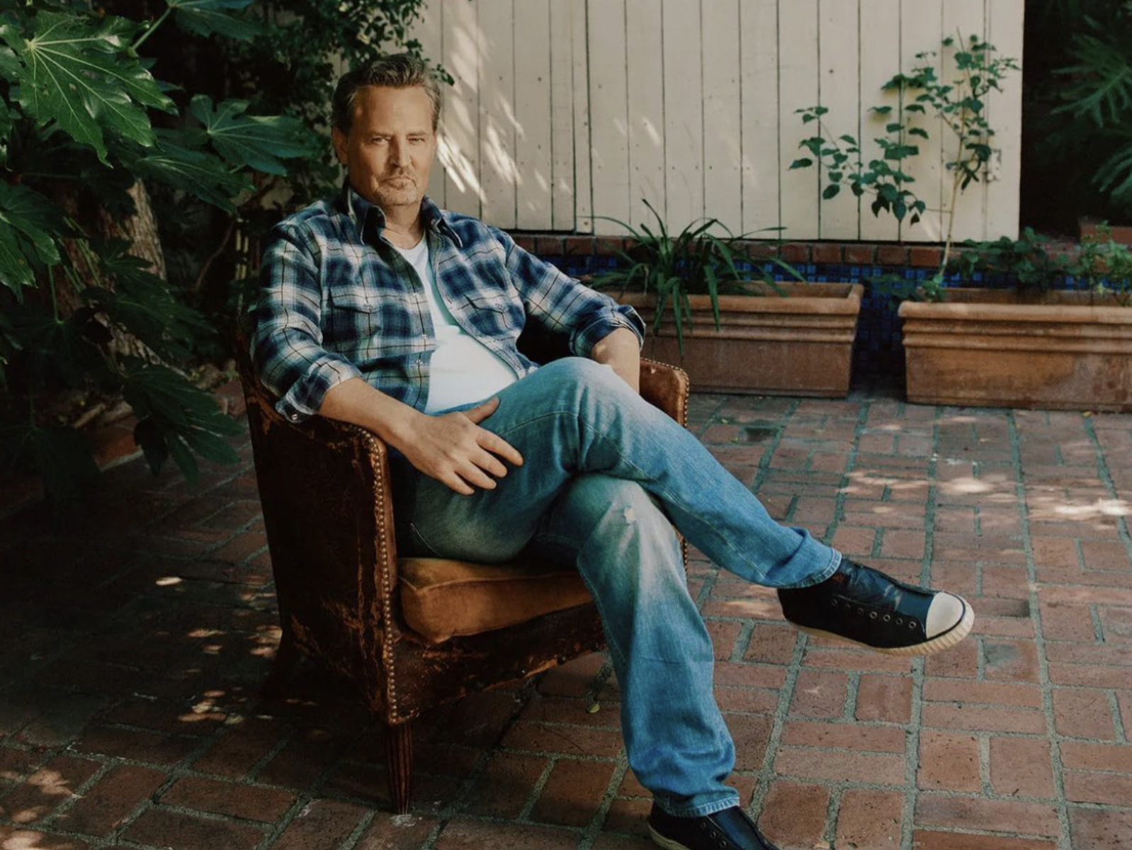 《六人行》馬修派瑞 Matthew Perry 砸 700 萬美元戒毒仍離世！助理僅判 41 個月掀兩方論戰！