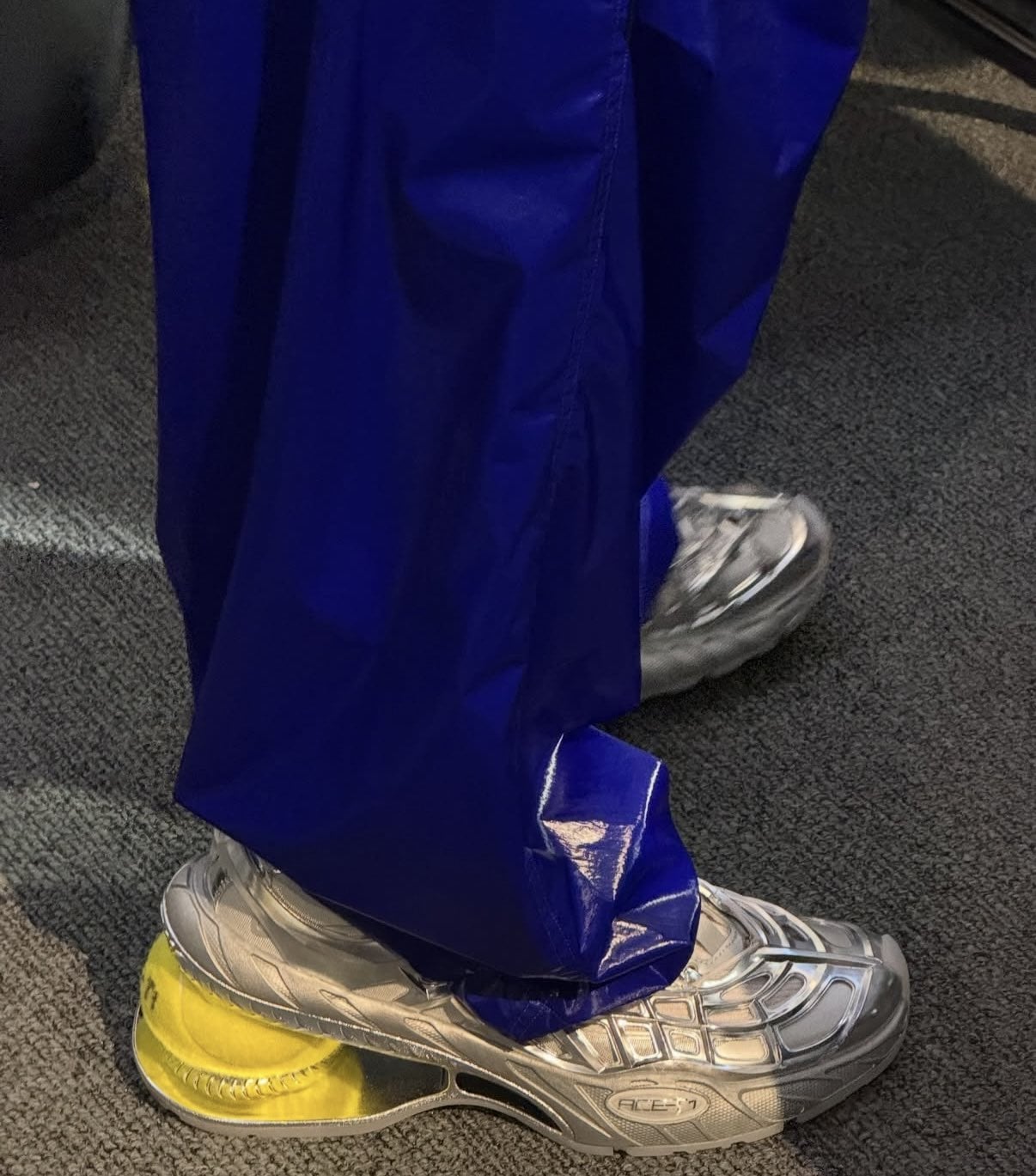 Lacoste 真的把網球嵌入鞋跟了!最狂改造高跟鞋 2027 春夏系列率先曝光!