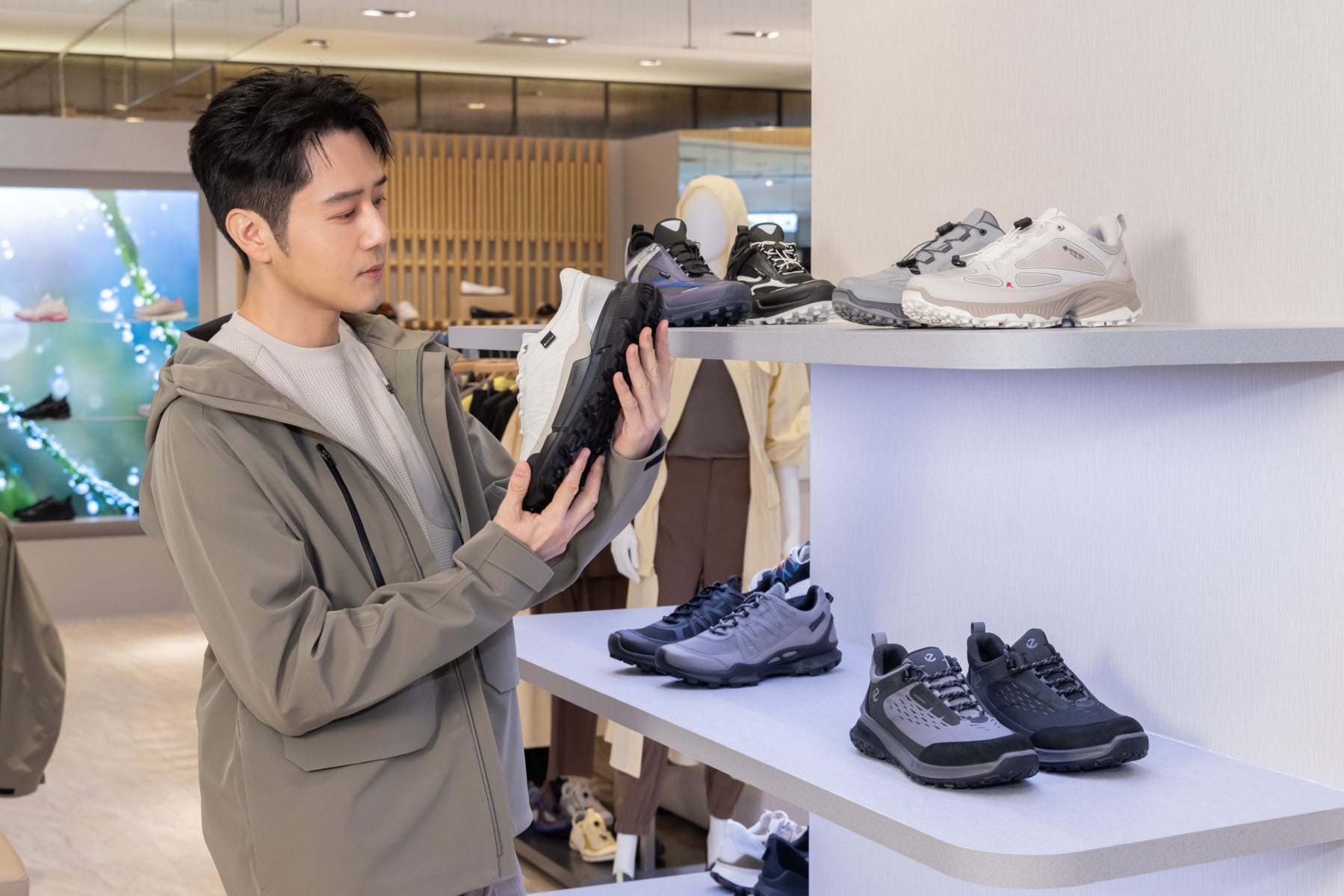 ECCO信義A8煥新登場!胡宇威上腳話題聯名鞋、Natacha Ramsay-Levi、Mountaineering系列獨家亮相!