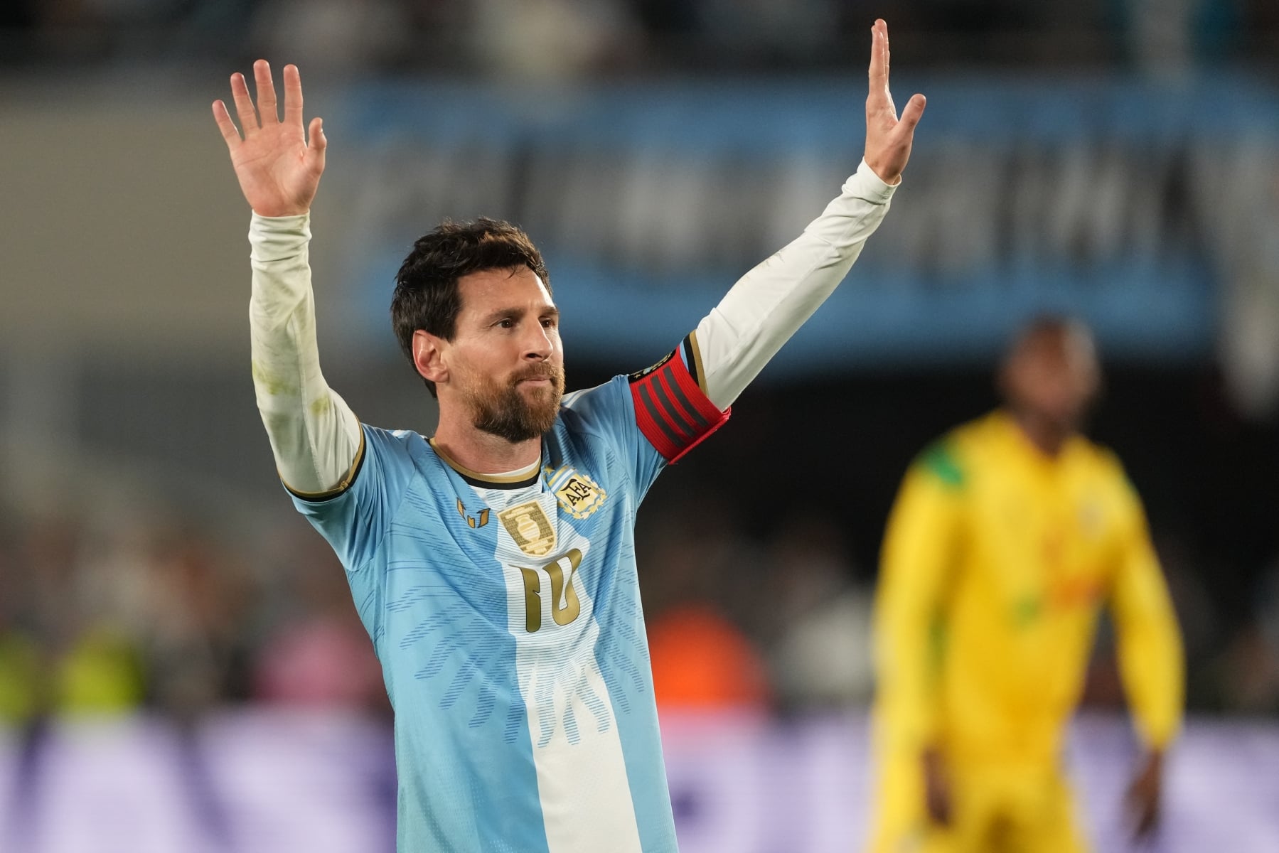 足球／Lionel Messi 梅西阿根廷國家隊比賽最後一舞！1 進球 2 助攻完美謝幕、8.5 萬球迷煙火致敬超催淚！