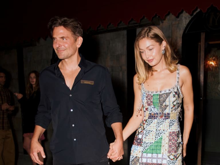吉吉哈蒂德 Gigi Hadid、布萊德利庫柏 Bradley Cooper 巴黎約會！左手同款金戒指掀婚訊猜測！