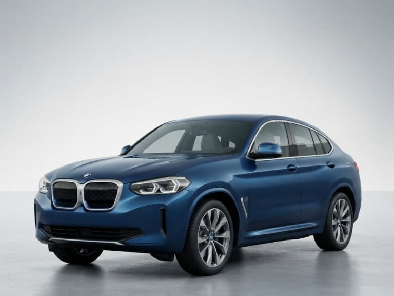 BMW iX4 發表前外流！溜背車頂、17.9吋螢幕曝光！