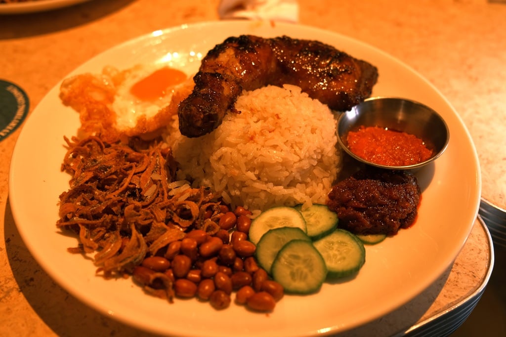 新加坡 The Coconut Club 招牌椰漿飯
