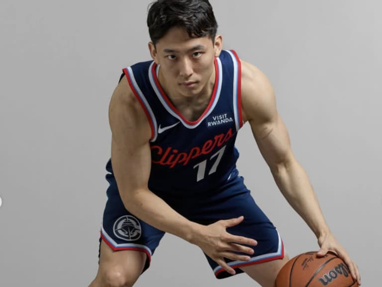 NBA／河村勇輝熱身賽 14 分鐘轟 10 分 4 助攻！招牌不看人妙傳點燃全場！