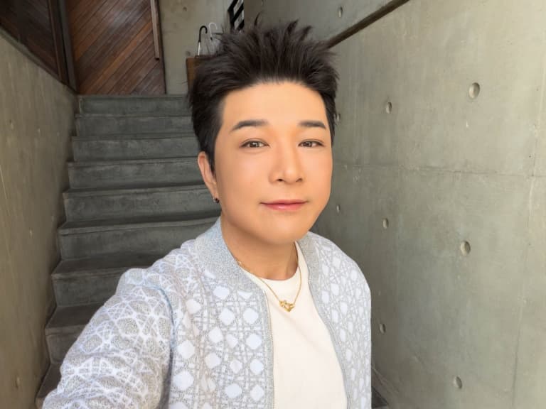 Super Junior 神童 AI 照玩太多怕被忘記！曬真人照認證：「這次是真實的我！」