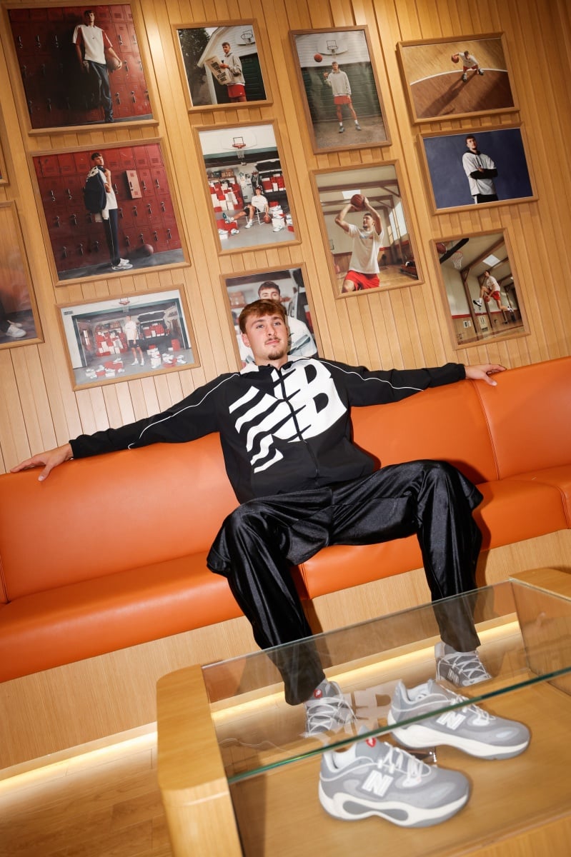 NBA 中國賽直擊|Cooper Flagg 採訪完整回顧!加入 NB 是因為家庭、透露剛學會雜耍丟球?