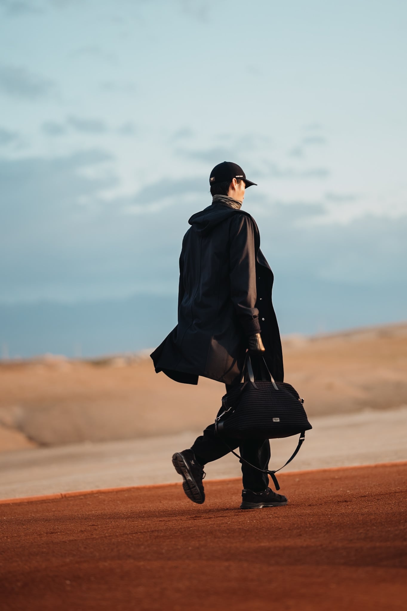 Giorgio Armani x Kith 再度攜手!「Dreams of the Dune 沙丘夢境」把義式剪裁帶進摩洛哥沙漠