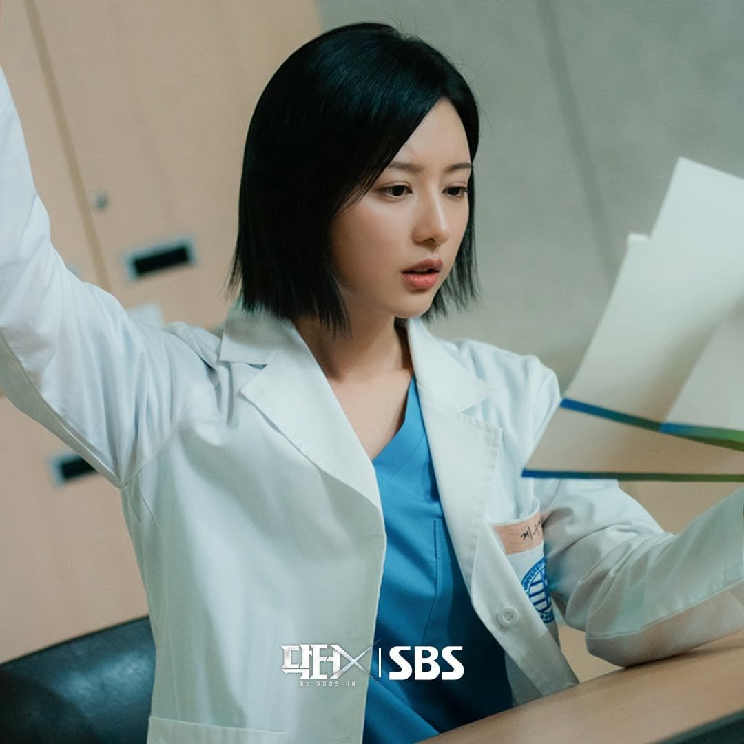 Netflix 線上看開播《派遣女醫》韓版評價掀熱議!網友嘆:「金智媛沒有氣場米倉涼子那股氣場!」
