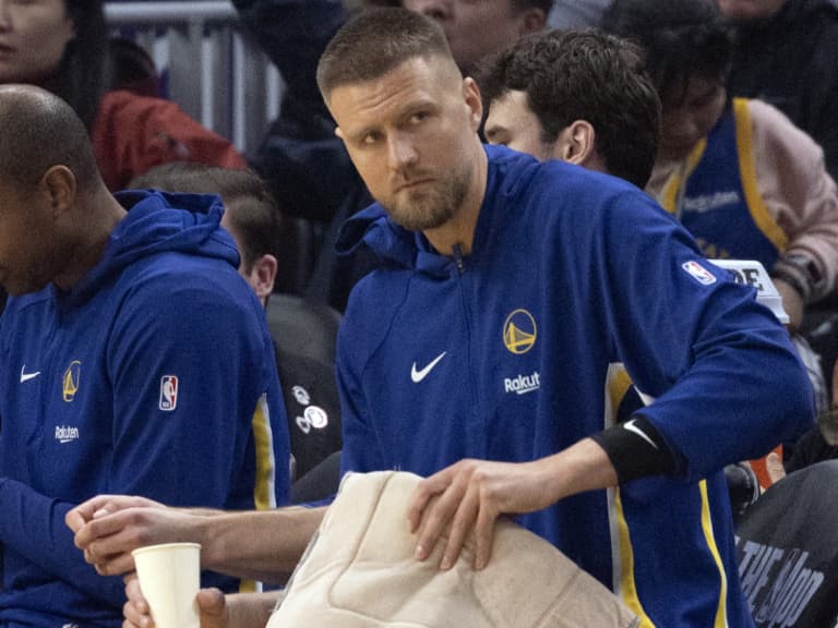 NBA／勇士波爾辛吉斯 Kristaps Porzingis 因健康問題缺席熱身賽！總教練柯爾 Steve Kerr 透露最新進度！