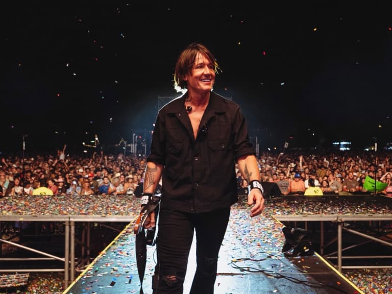 基斯厄本 Keith Urban 傳與珍妮佛羅培茲 Jennifer Lopez 離婚後頻聯絡！知情人士：「兩人經常互訴心事！」