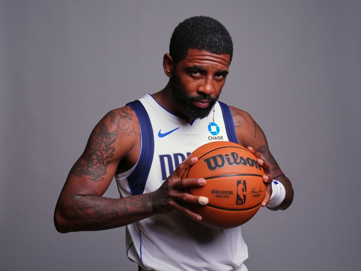 NBA／Kyrie Irving 恐迎獨行俠最後一季？新任總裁搬出 Kevin Durant 金句力挺：這世界只有一個他！