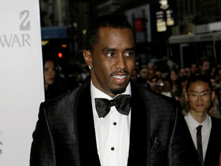 吹牛老爹 Diddy 獄中頭部受傷送醫！傳傷勢不致命、轉送前意識清醒！