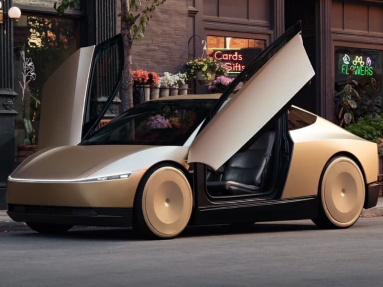 馬斯克 Elon Musk 開酸 Waymo 是「寵物殺手」！Tesla Robotaxi 強化避動物功能！